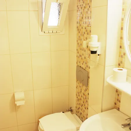 Hotel Toloman 2*